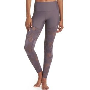 Onzie Half & Half 2.0 Legging Graphite Honeycomb
